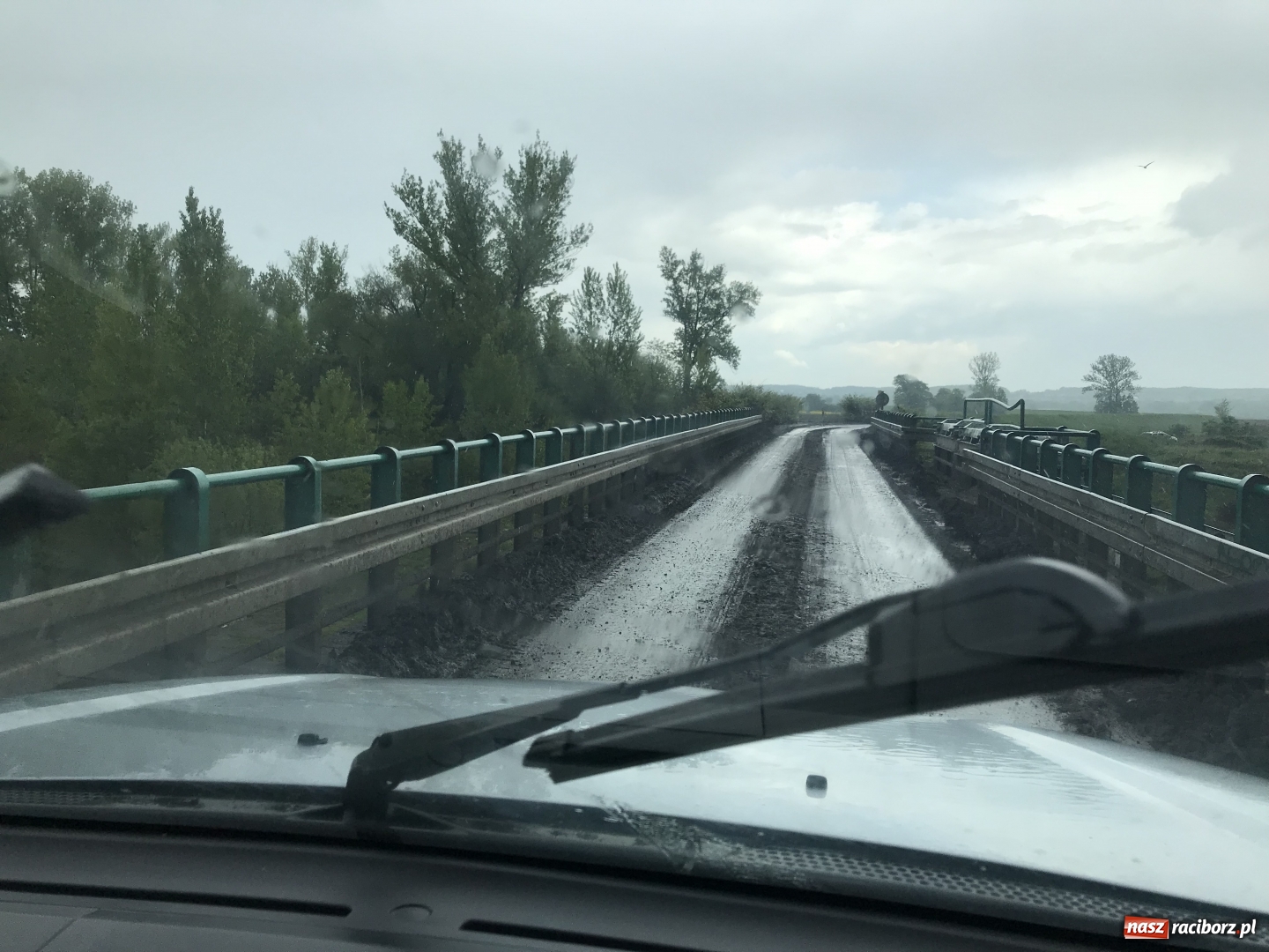 Zdjęcie w galerii na portalu naszraciborz.pl: Śluza do rozbiórki, ścieżki do dyskusji. Kto wjedzie na teren zbiornika Racibórz?  wiadomości z regionu