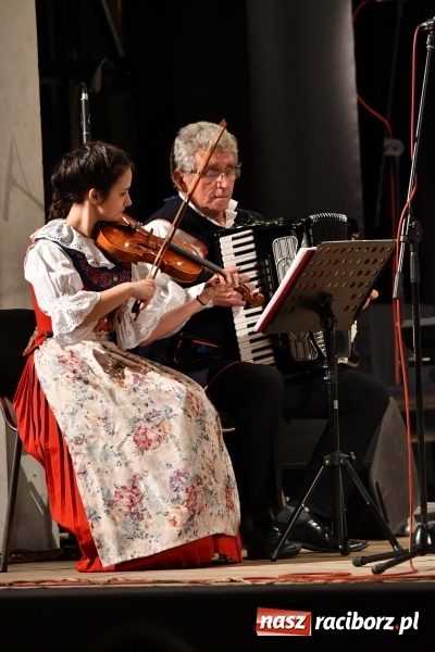 Zdjęcie w galerii na portalu naszraciborz.pl: XV edycja Festiwalu Pieśni Stanisława Moniuszki w Raciborzu  wiadomości z regionu
