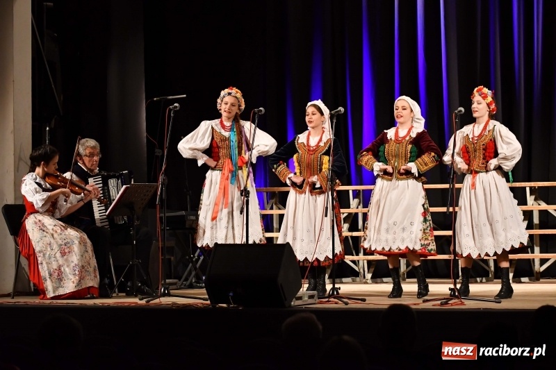 Zdjęcie w galerii na portalu naszraciborz.pl: XV edycja Festiwalu Pieśni Stanisława Moniuszki w Raciborzu  wiadomości z regionu