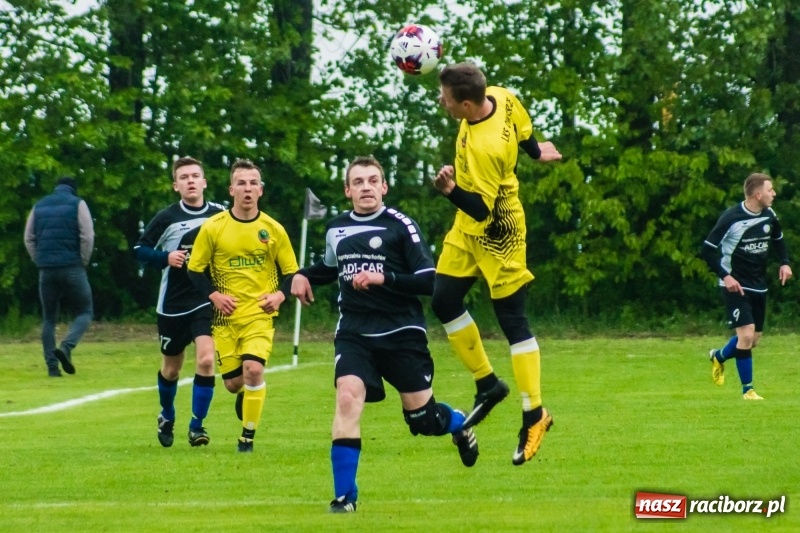 Zdjęcie w galerii na portalu naszraciborz.pl: C klasowe derby rezerw dla Owsiszcz [FOTO] wiadomości z regionu