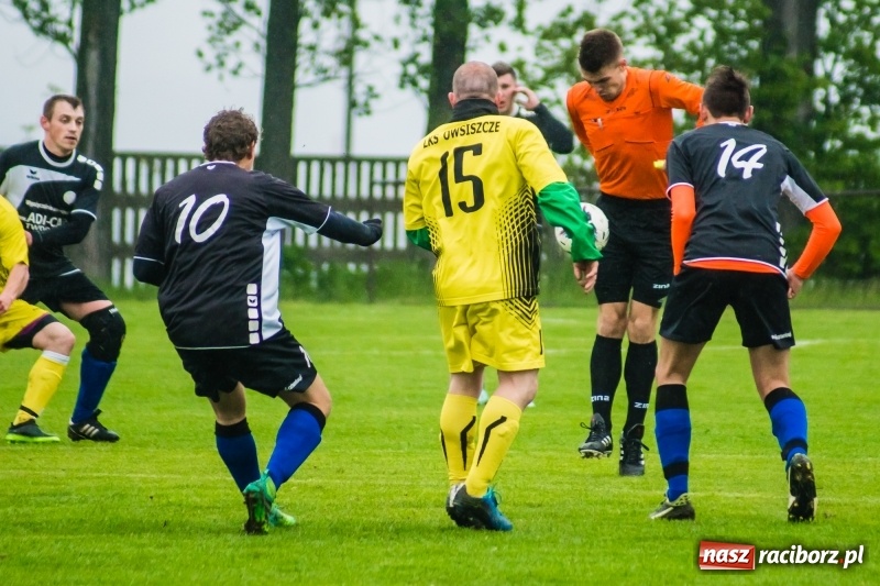 Zdjęcie w galerii na portalu naszraciborz.pl: C klasowe derby rezerw dla Owsiszcz [FOTO] wiadomości z regionu