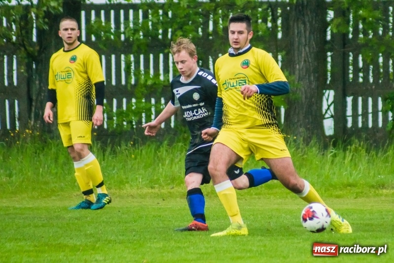 Zdjęcie w galerii na portalu naszraciborz.pl: C klasowe derby rezerw dla Owsiszcz [FOTO] wiadomości z regionu