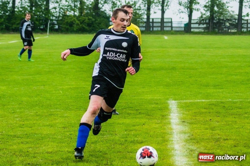 Zdjęcie w galerii na portalu naszraciborz.pl: C klasowe derby rezerw dla Owsiszcz [FOTO] wiadomości z regionu
