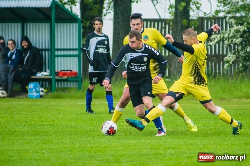Zdjęcie w galerii na portalu naszraciborz.pl: C klasowe derby rezerw dla Owsiszcz [FOTO] wiadomości z regionu