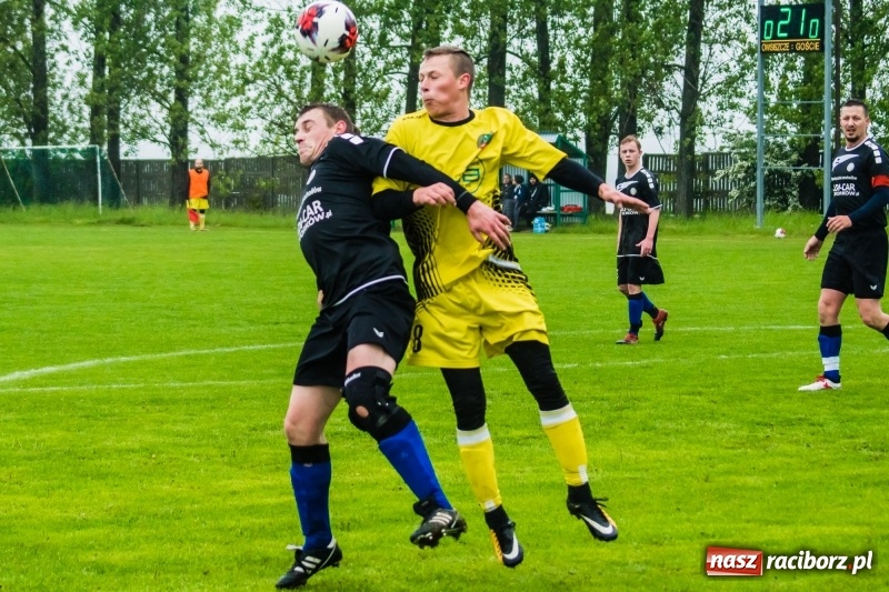 Zdjęcie w galerii na portalu naszraciborz.pl: C klasowe derby rezerw dla Owsiszcz [FOTO] wiadomości z regionu