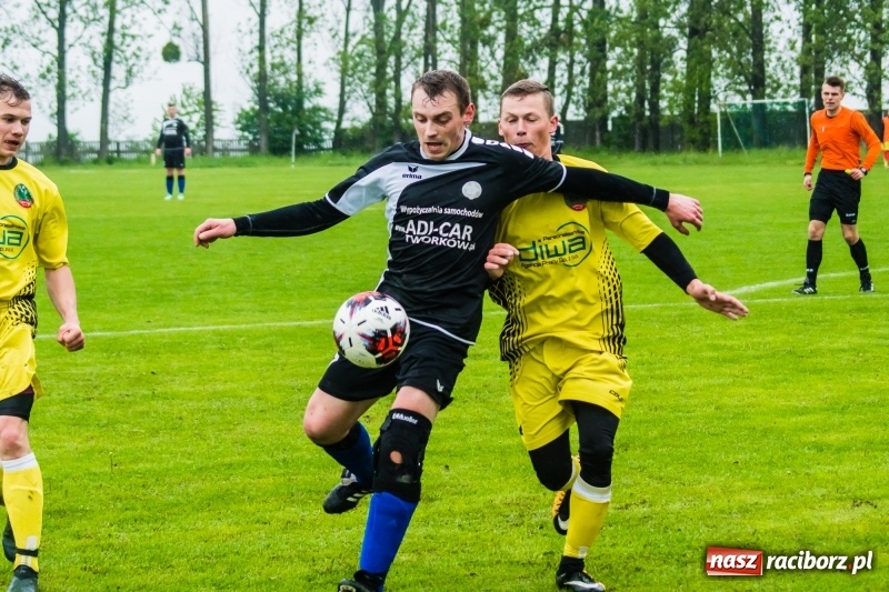 Zdjęcie w galerii na portalu naszraciborz.pl: C klasowe derby rezerw dla Owsiszcz [FOTO] wiadomości z regionu
