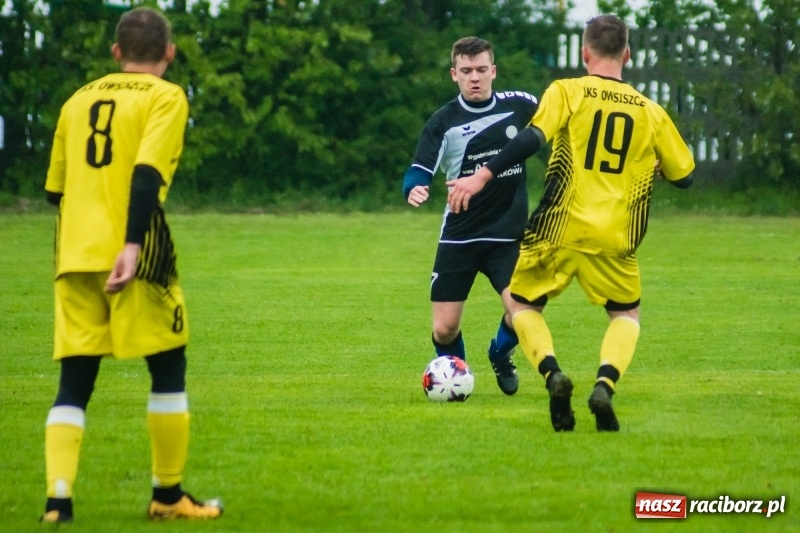 Zdjęcie w galerii na portalu naszraciborz.pl: C klasowe derby rezerw dla Owsiszcz [FOTO] wiadomości z regionu