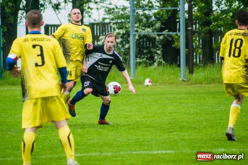 Zdjęcie w galerii na portalu naszraciborz.pl: C klasowe derby rezerw dla Owsiszcz [FOTO] wiadomości z regionu