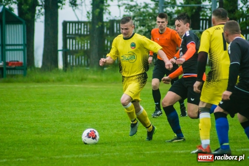 Zdjęcie w galerii na portalu naszraciborz.pl: C klasowe derby rezerw dla Owsiszcz [FOTO] wiadomości z regionu