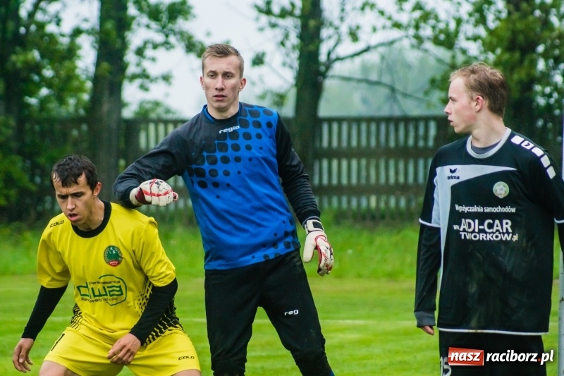 Zdjęcie w galerii na portalu naszraciborz.pl: C klasowe derby rezerw dla Owsiszcz [FOTO] wiadomości z regionu