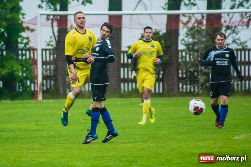 Zdjęcie w galerii na portalu naszraciborz.pl: C klasowe derby rezerw dla Owsiszcz [FOTO] wiadomości z regionu