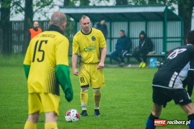 Zdjęcie w galerii na portalu naszraciborz.pl: C klasowe derby rezerw dla Owsiszcz [FOTO] wiadomości z regionu
