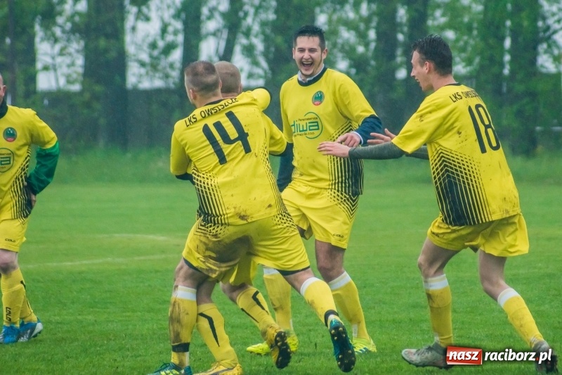 Zdjęcie w galerii na portalu naszraciborz.pl: C klasowe derby rezerw dla Owsiszcz [FOTO] wiadomości z regionu