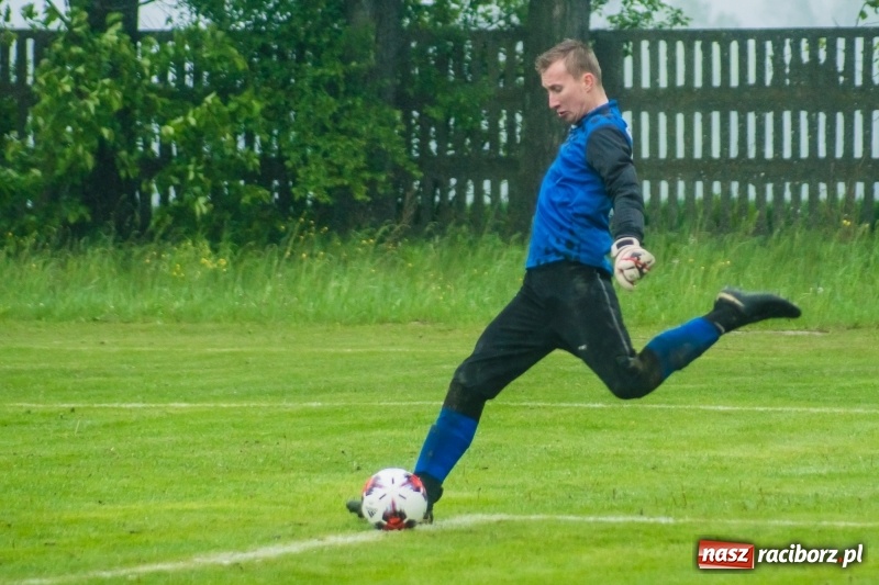 Zdjęcie w galerii na portalu naszraciborz.pl: C klasowe derby rezerw dla Owsiszcz [FOTO] wiadomości z regionu