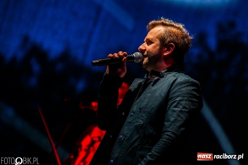 Zdjęcie w galerii na portalu naszraciborz.pl: Włoskie rytmy porwały Pietrowice Wielkie. Francesco Napoli na finał Eko-Wystawy wiadomości z regionu