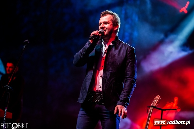 Zdjęcie w galerii na portalu naszraciborz.pl: Włoskie rytmy porwały Pietrowice Wielkie. Francesco Napoli na finał Eko-Wystawy wiadomości z regionu