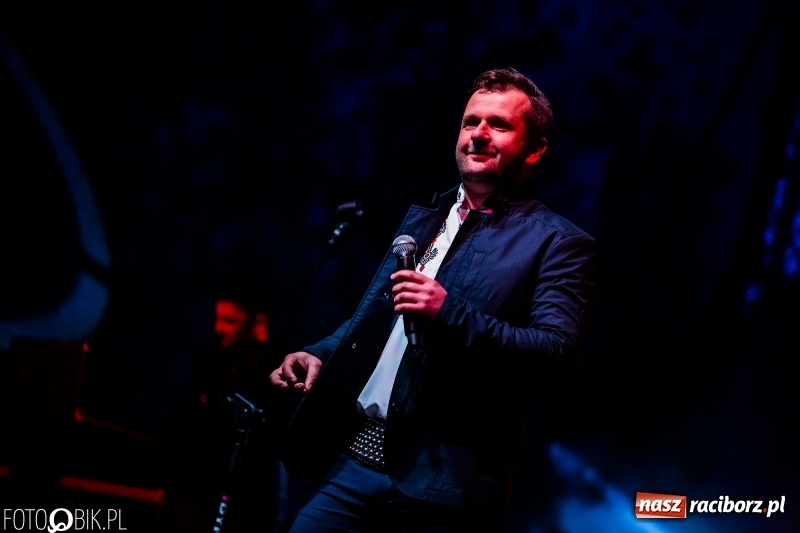 Zdjęcie w galerii na portalu naszraciborz.pl: Włoskie rytmy porwały Pietrowice Wielkie. Francesco Napoli na finał Eko-Wystawy wiadomości z regionu