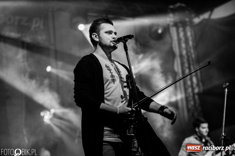 Zdjęcie w galerii na portalu naszraciborz.pl: Włoskie rytmy porwały Pietrowice Wielkie. Francesco Napoli na finał Eko-Wystawy wiadomości z regionu