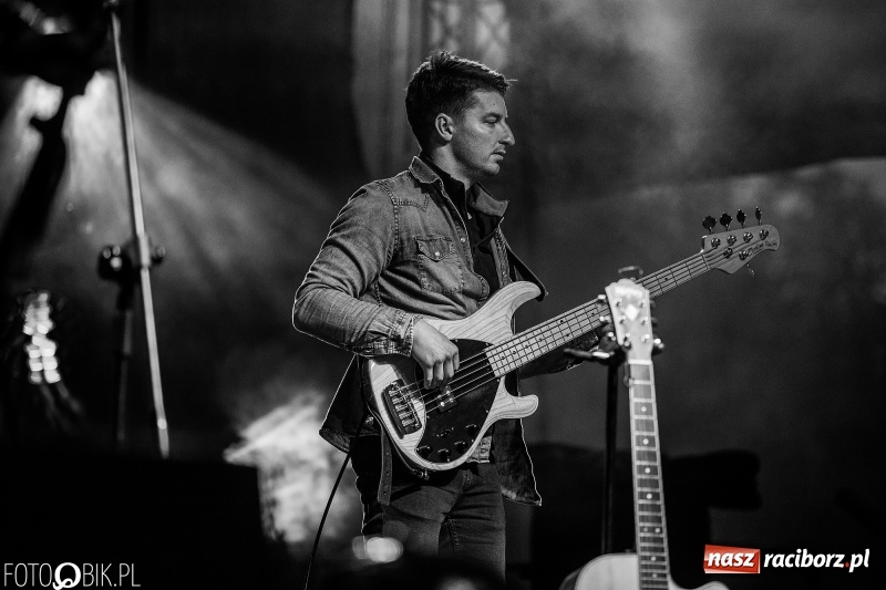 Zdjęcie w galerii na portalu naszraciborz.pl: Włoskie rytmy porwały Pietrowice Wielkie. Francesco Napoli na finał Eko-Wystawy wiadomości z regionu