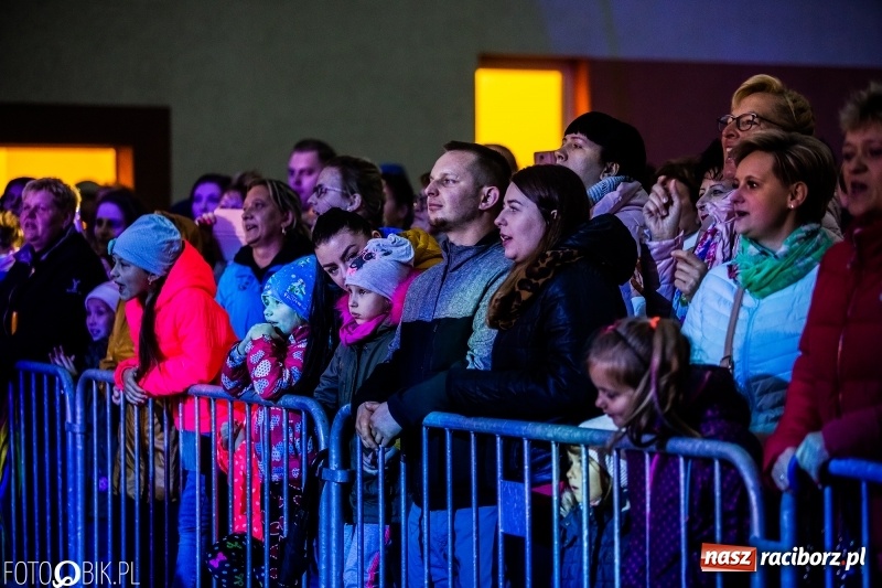 Zdjęcie w galerii na portalu naszraciborz.pl: Włoskie rytmy porwały Pietrowice Wielkie. Francesco Napoli na finał Eko-Wystawy wiadomości z regionu