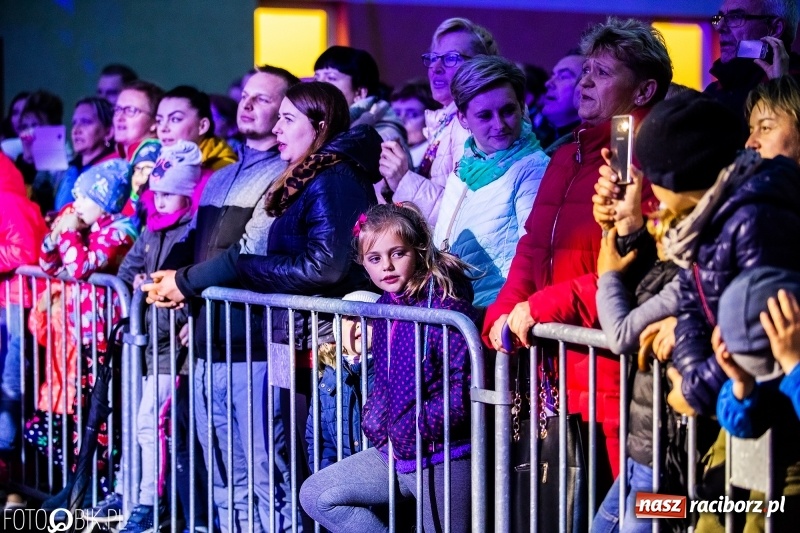 Zdjęcie w galerii na portalu naszraciborz.pl: Włoskie rytmy porwały Pietrowice Wielkie. Francesco Napoli na finał Eko-Wystawy wiadomości z regionu