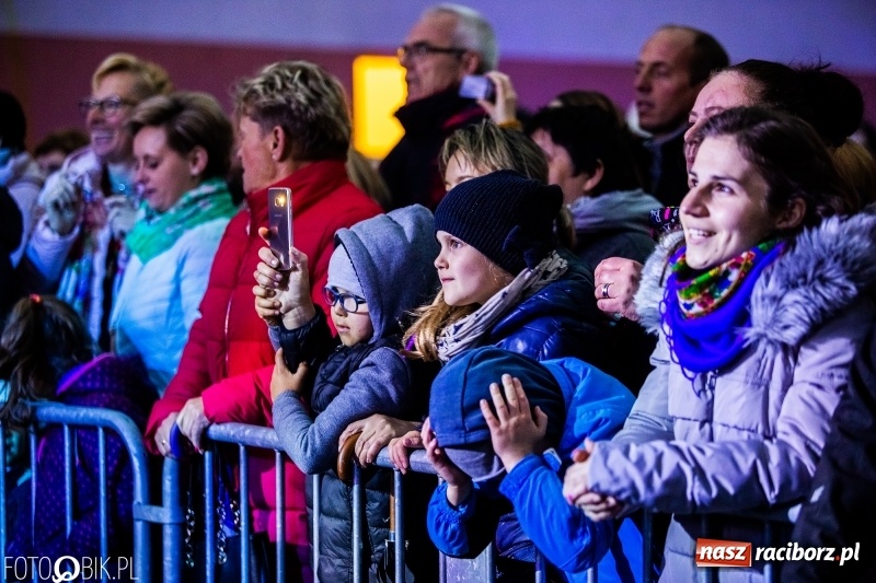 Zdjęcie w galerii na portalu naszraciborz.pl: Włoskie rytmy porwały Pietrowice Wielkie. Francesco Napoli na finał Eko-Wystawy wiadomości z regionu