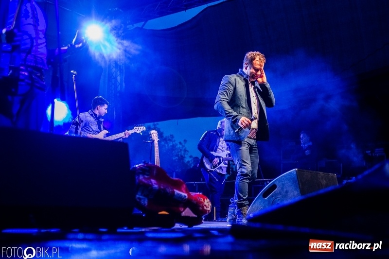 Zdjęcie w galerii na portalu naszraciborz.pl: Włoskie rytmy porwały Pietrowice Wielkie. Francesco Napoli na finał Eko-Wystawy wiadomości z regionu