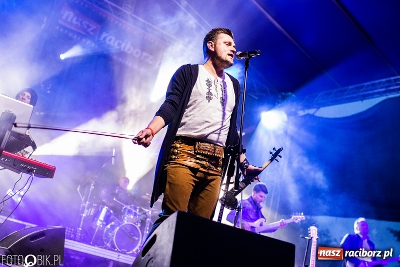 Zdjęcie w galerii na portalu naszraciborz.pl: Włoskie rytmy porwały Pietrowice Wielkie. Francesco Napoli na finał Eko-Wystawy wiadomości z regionu