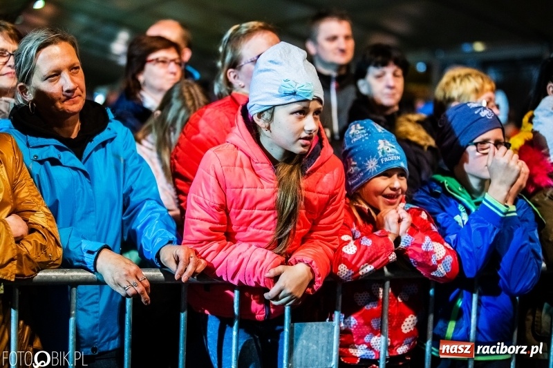 Zdjęcie w galerii na portalu naszraciborz.pl: Włoskie rytmy porwały Pietrowice Wielkie. Francesco Napoli na finał Eko-Wystawy wiadomości z regionu