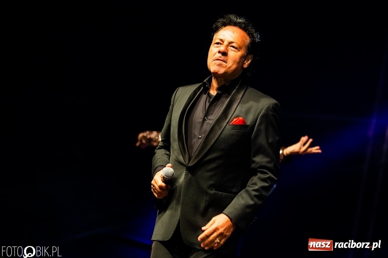 Zdjęcie w galerii na portalu naszraciborz.pl: Włoskie rytmy porwały Pietrowice Wielkie. Francesco Napoli na finał Eko-Wystawy wiadomości z regionu