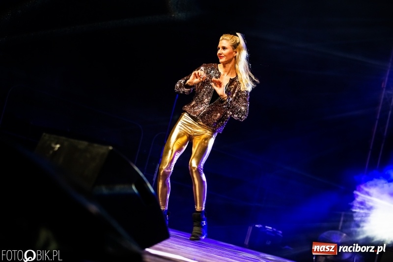 Zdjęcie w galerii na portalu naszraciborz.pl: Włoskie rytmy porwały Pietrowice Wielkie. Francesco Napoli na finał Eko-Wystawy wiadomości z regionu