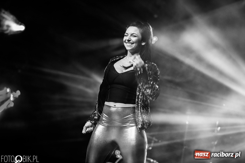 Zdjęcie w galerii na portalu naszraciborz.pl: Włoskie rytmy porwały Pietrowice Wielkie. Francesco Napoli na finał Eko-Wystawy wiadomości z regionu