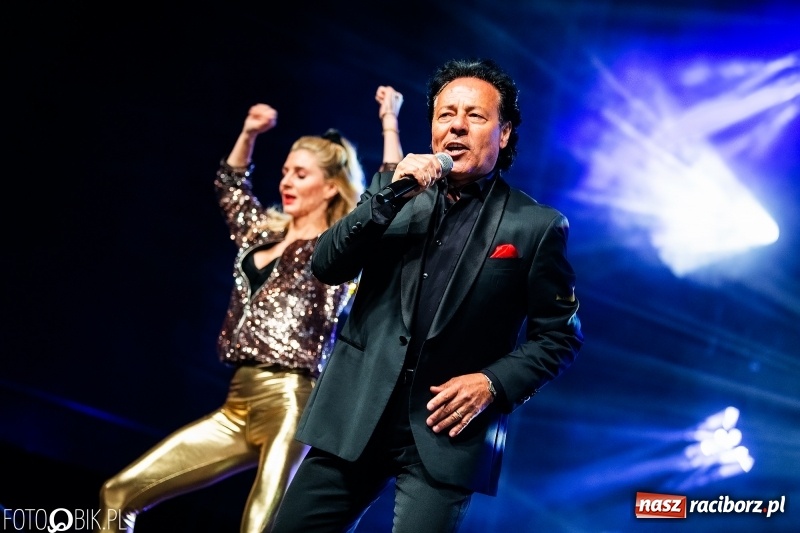 Zdjęcie w galerii na portalu naszraciborz.pl: Włoskie rytmy porwały Pietrowice Wielkie. Francesco Napoli na finał Eko-Wystawy wiadomości z regionu