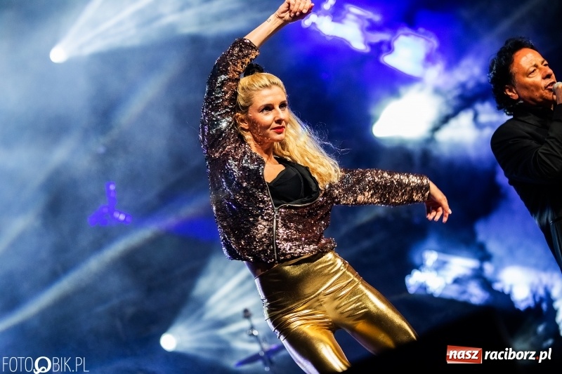 Zdjęcie w galerii na portalu naszraciborz.pl: Włoskie rytmy porwały Pietrowice Wielkie. Francesco Napoli na finał Eko-Wystawy wiadomości z regionu