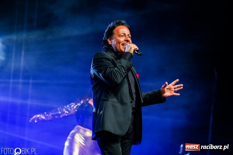 Zdjęcie w galerii na portalu naszraciborz.pl: Włoskie rytmy porwały Pietrowice Wielkie. Francesco Napoli na finał Eko-Wystawy wiadomości z regionu