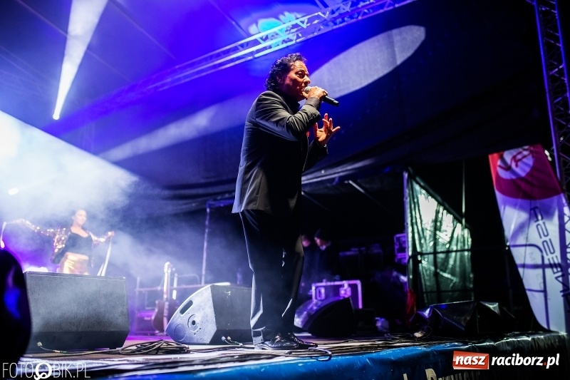 Zdjęcie w galerii na portalu naszraciborz.pl: Włoskie rytmy porwały Pietrowice Wielkie. Francesco Napoli na finał Eko-Wystawy wiadomości z regionu