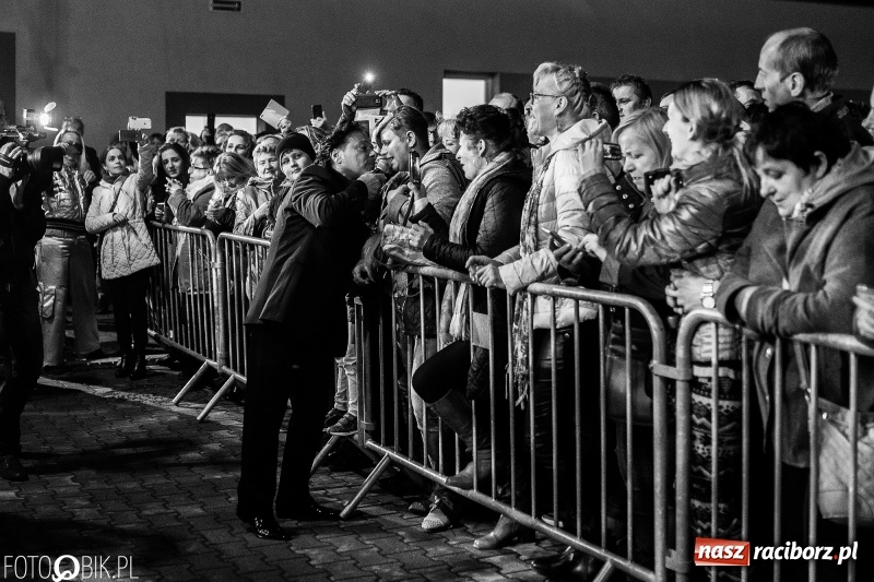 Zdjęcie w galerii na portalu naszraciborz.pl: Włoskie rytmy porwały Pietrowice Wielkie. Francesco Napoli na finał Eko-Wystawy wiadomości z regionu