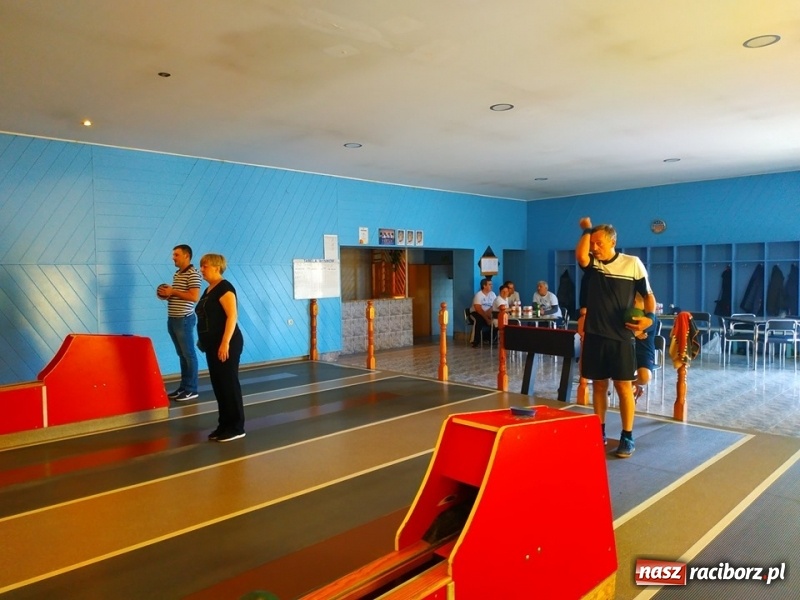 Zdjęcie w galerii na portalu naszraciborz.pl: Kręglarska rywalizacja o puchar dyrektora OSiR za nami wiadomości z regionu