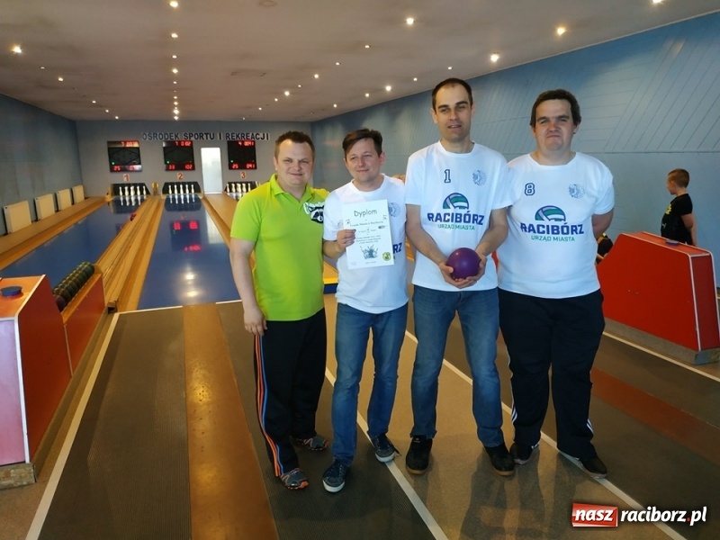 Zdjęcie w galerii na portalu naszraciborz.pl: Kręglarska rywalizacja o puchar dyrektora OSiR za nami wiadomości z regionu