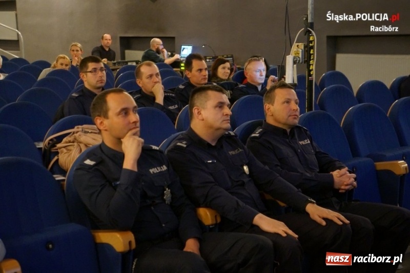 Zdjęcie w galerii na portalu naszraciborz.pl: Nauczyciele poznali współczesne zagrożenia cyberprzestrzeni wiadomości z regionu