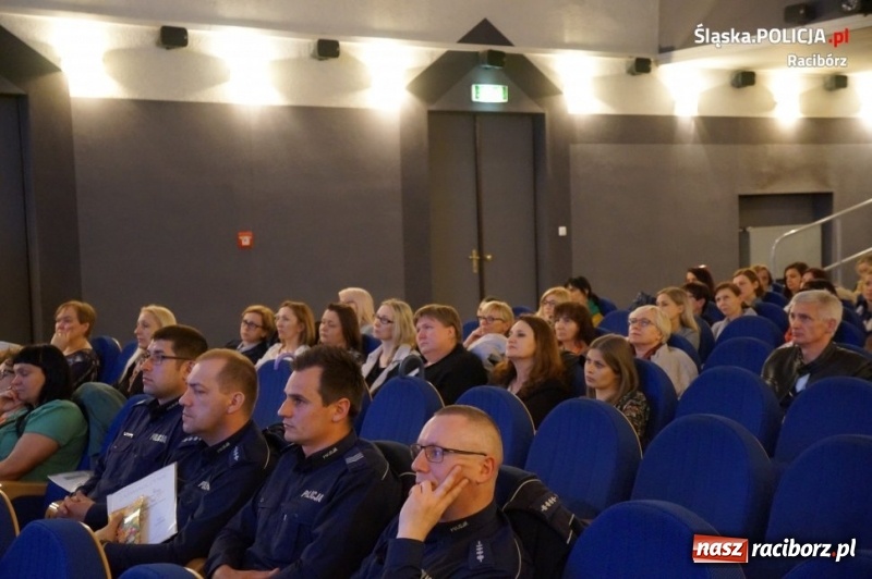 Zdjęcie w galerii na portalu naszraciborz.pl: Nauczyciele poznali współczesne zagrożenia cyberprzestrzeni wiadomości z regionu