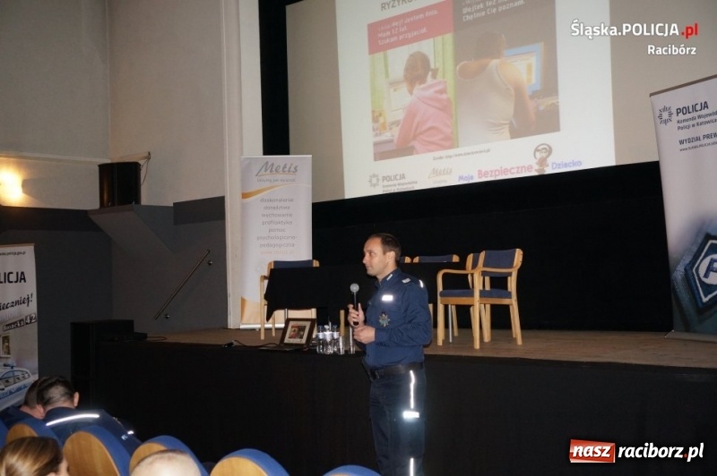 Zdjęcie w galerii na portalu naszraciborz.pl: Nauczyciele poznali współczesne zagrożenia cyberprzestrzeni wiadomości z regionu