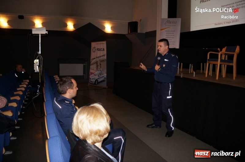 Zdjęcie w galerii na portalu naszraciborz.pl: Nauczyciele poznali współczesne zagrożenia cyberprzestrzeni wiadomości z regionu