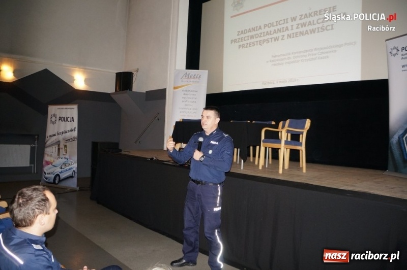 Zdjęcie w galerii na portalu naszraciborz.pl: Nauczyciele poznali współczesne zagrożenia cyberprzestrzeni wiadomości z regionu