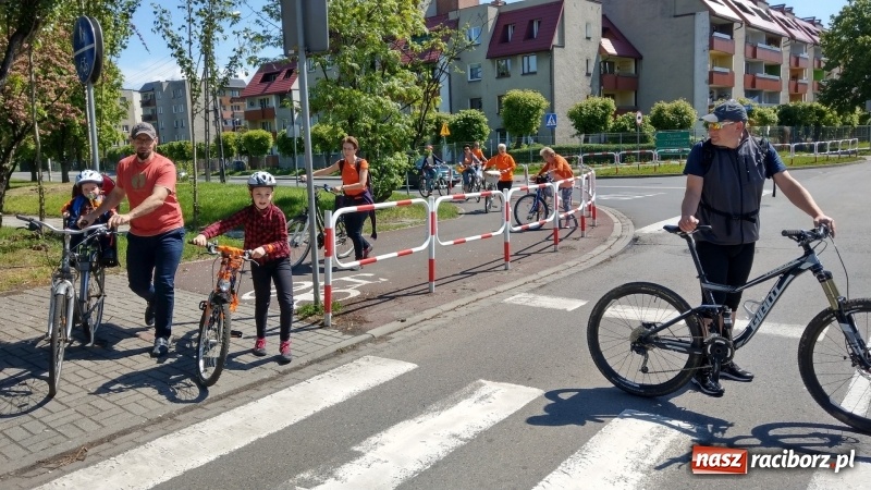 Zdjęcie w galerii na portalu naszraciborz.pl: Sobota na dwóch kółkach z raciborską biblioteką wiadomości z regionu
