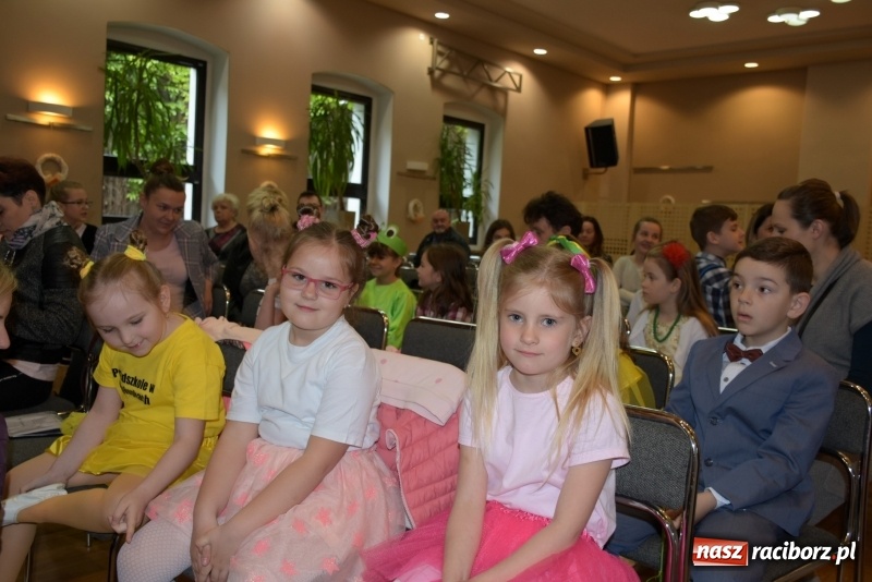 Zdjęcie w galerii na portalu naszraciborz.pl: Młode talenty na scenie w Tworkowie  wiadomości z regionu