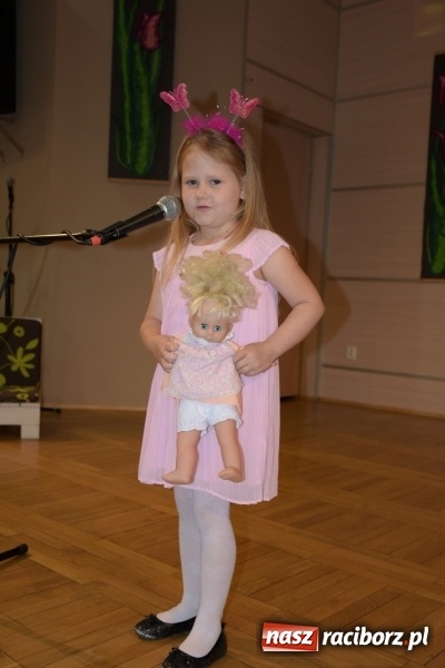 Zdjęcie w galerii na portalu naszraciborz.pl: Młode talenty na scenie w Tworkowie  wiadomości z regionu