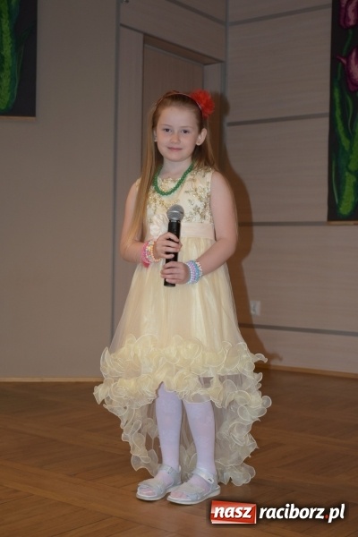 Zdjęcie w galerii na portalu naszraciborz.pl: Młode talenty na scenie w Tworkowie  wiadomości z regionu