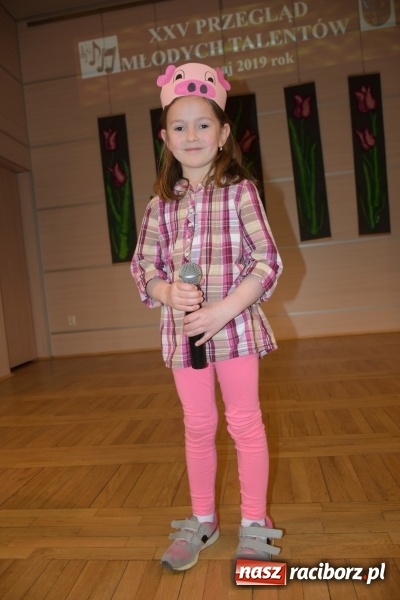 Zdjęcie w galerii na portalu naszraciborz.pl: Młode talenty na scenie w Tworkowie  wiadomości z regionu