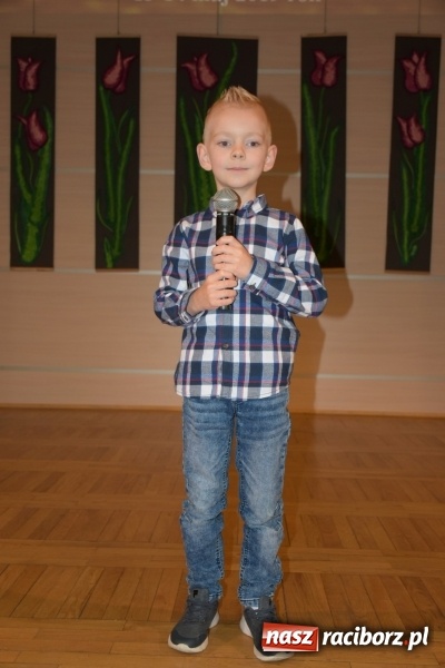 Zdjęcie w galerii na portalu naszraciborz.pl: Młode talenty na scenie w Tworkowie  wiadomości z regionu